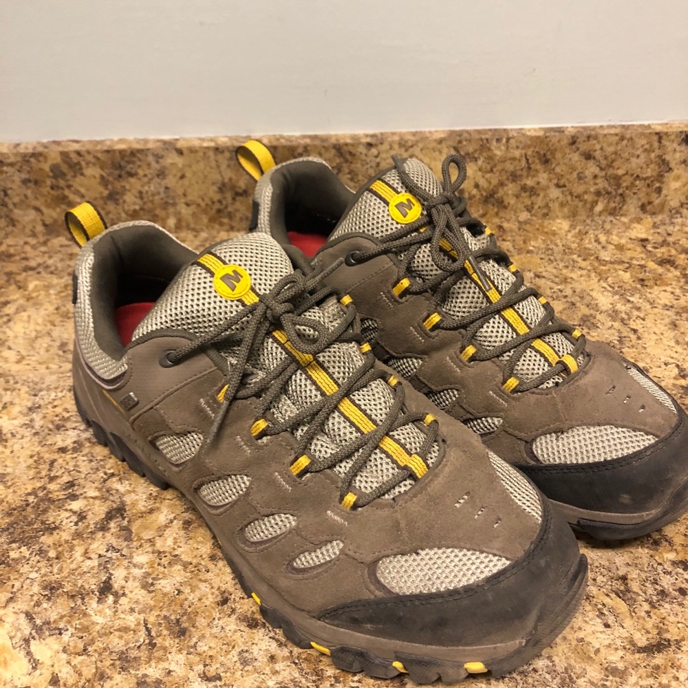 Men’s Merrell hiking shoes size 13
